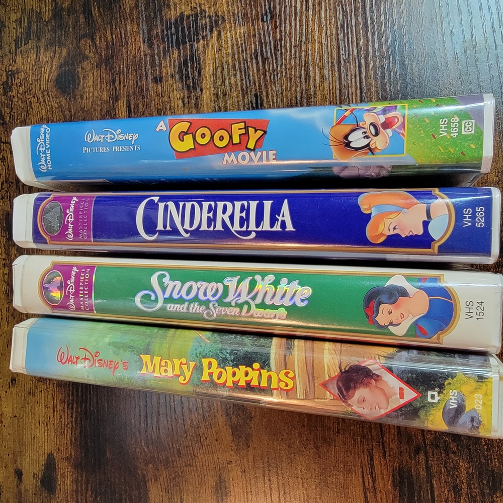 Disney VHS Classics Lot — Mary Poppins, Goofy Movie, Snow White, Cinderella - Picture 3 of 4